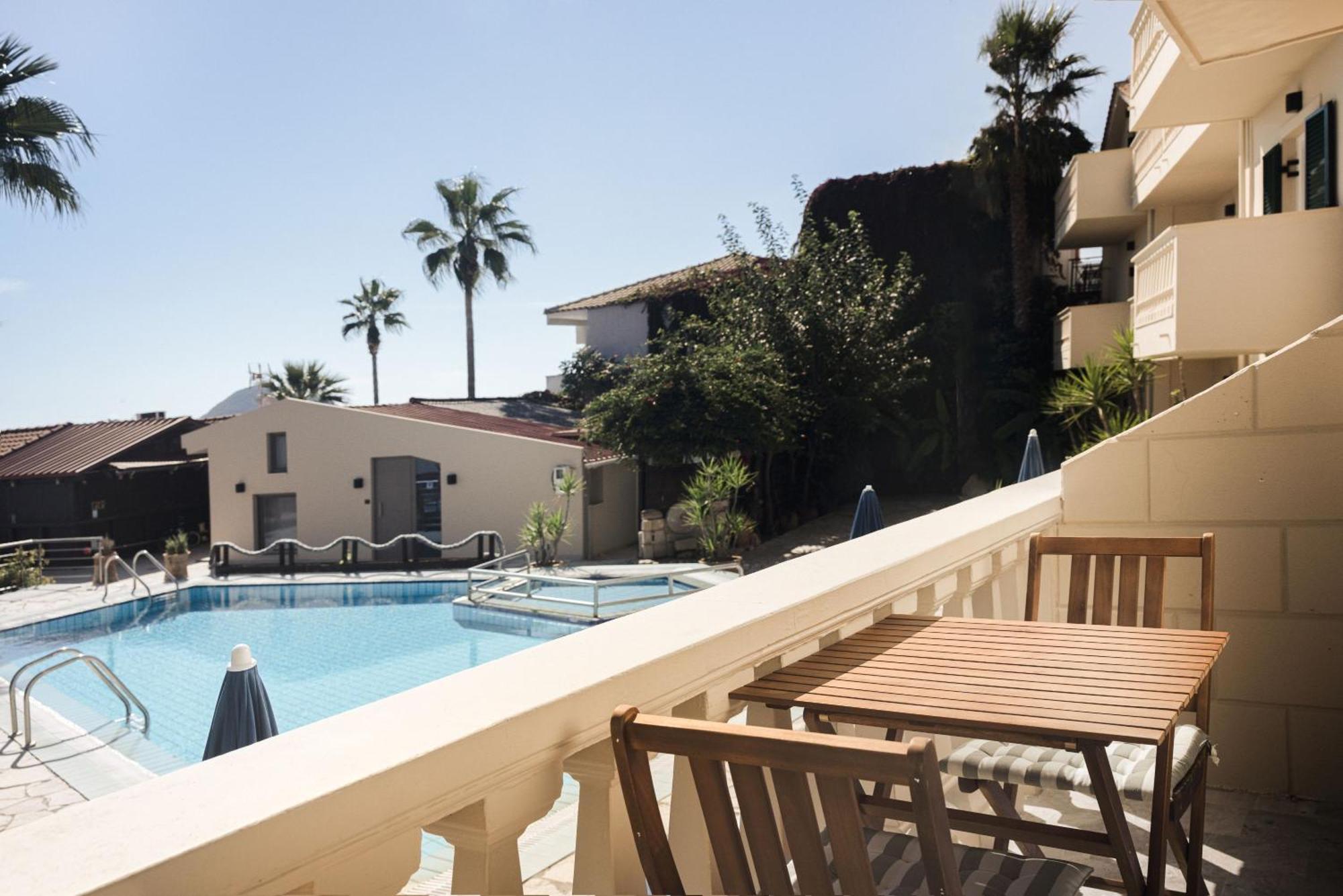 Manthos Beachfront Apartments Laganas Exterior photo